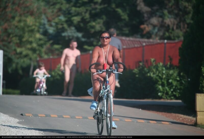 Naturists Road Biking pics - Nudism is freedom without limits