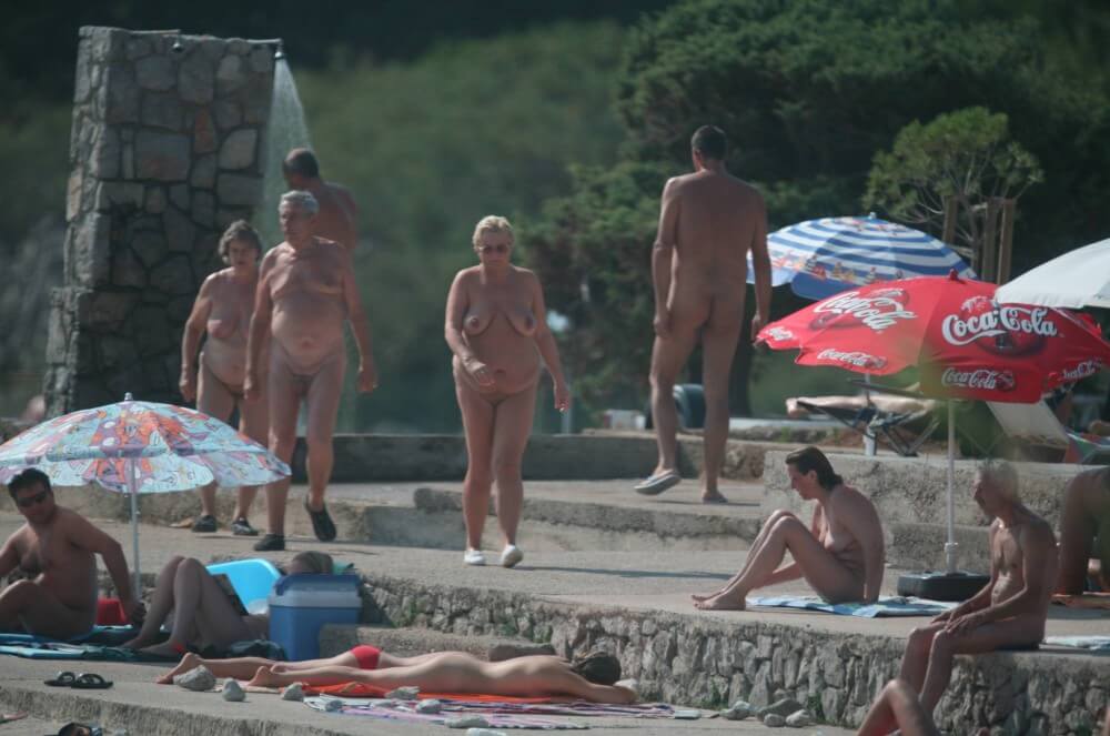Cove Pyramid Shower Top pics - European Delegation of Body Freedom Advocates