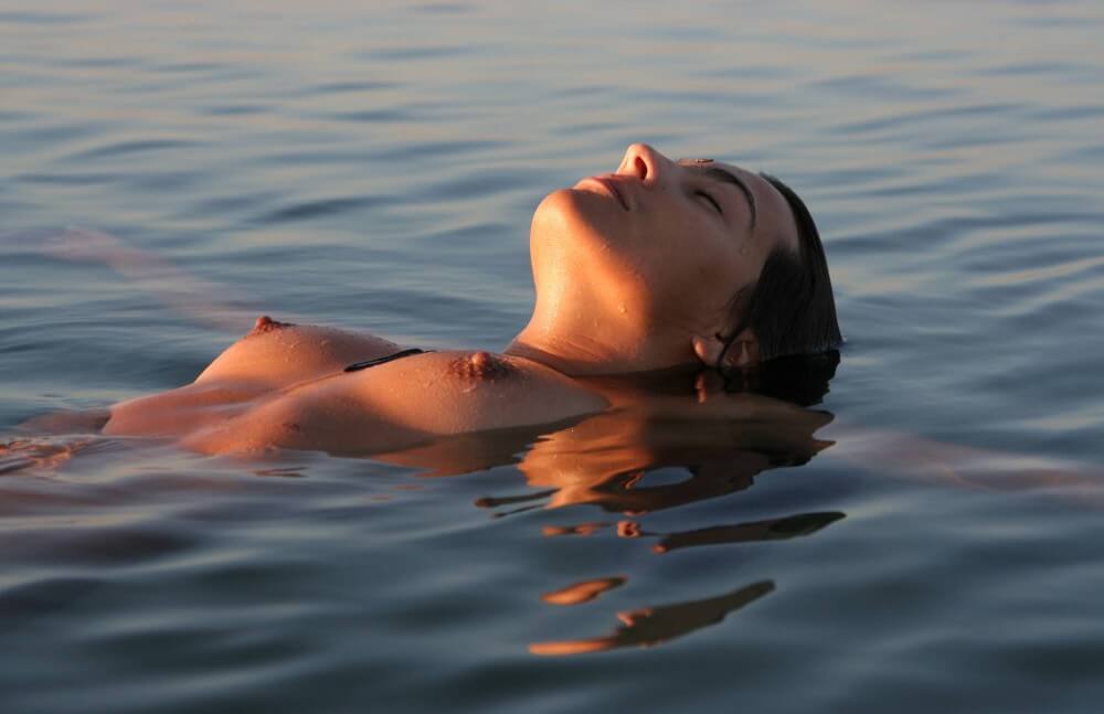 Sunlight Water to the Night pics - Nudism and naturism value harmony