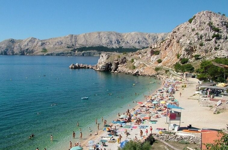 Videos from a nudist resort - The lifestyle of naturist advocates and their community