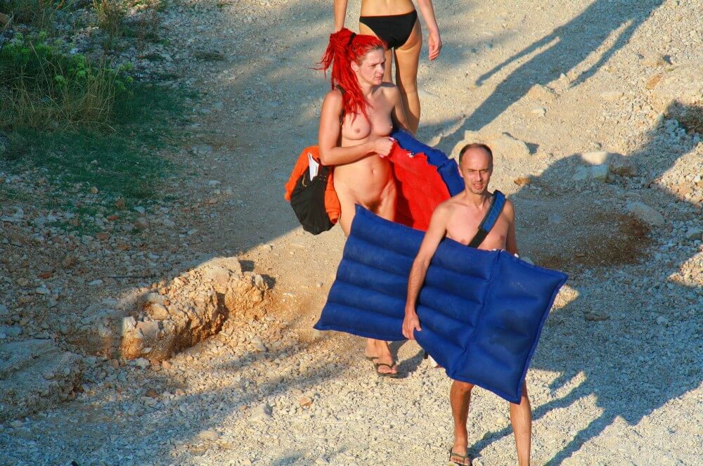 Ula FKK Red Hairstyle Girl pics - Nudism promotes respect for the environment