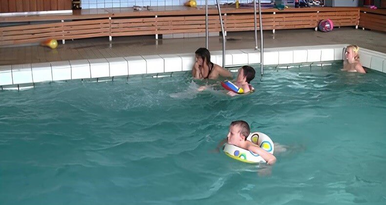 Swimming center club Full HD - Naturism teaches us to accept and respect ourselves and others without inhibition