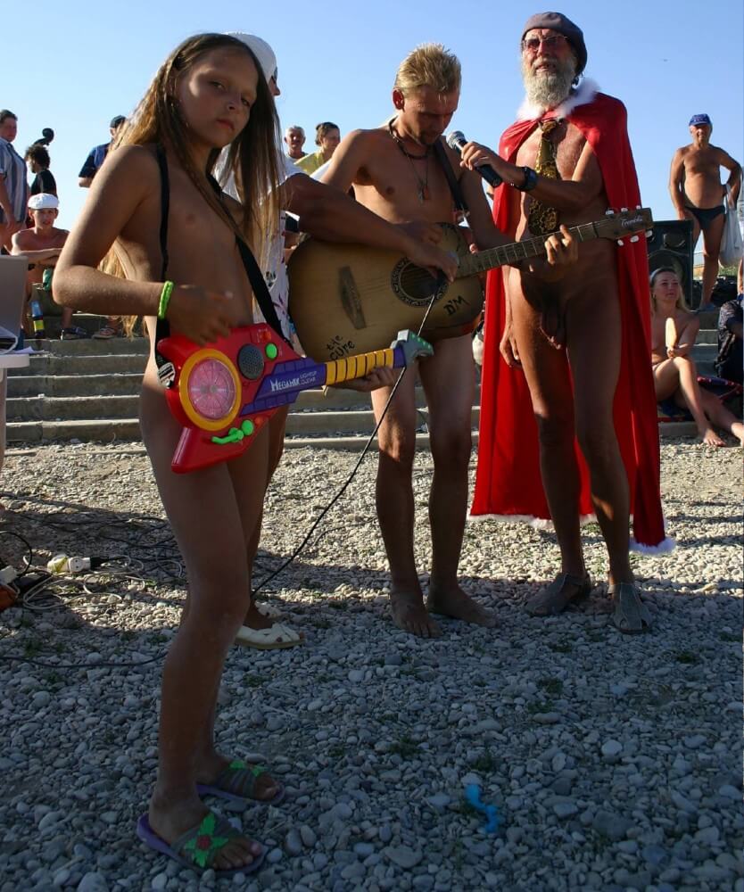 Naturist Beach Contests photos - The entire upper aristocracy practiced nudism