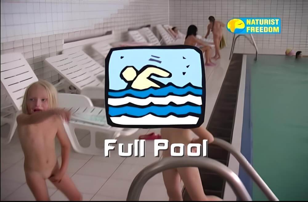 Naturist Freedom: Full Pool - The entire upper aristocracy practiced nudism