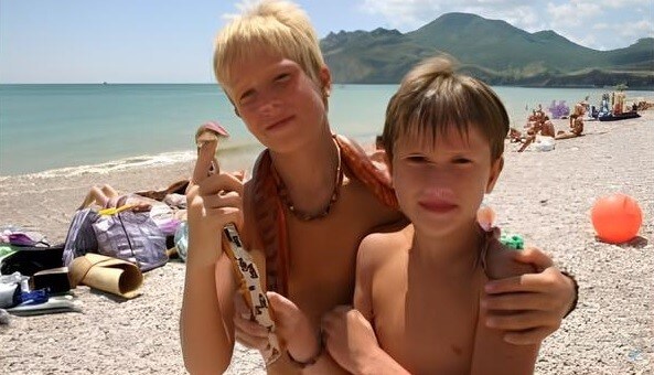 Premium Content # 23 - Participation in nudism contributes to personal growth