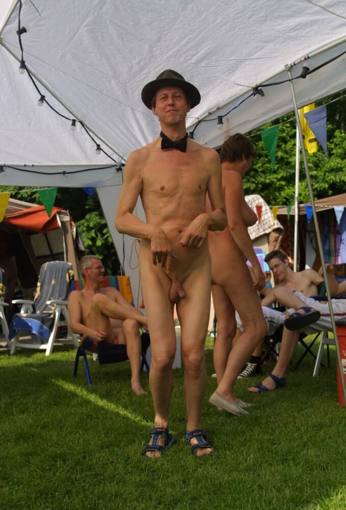 Holland Show and Relaxation - Nudism helps strengthen friendships