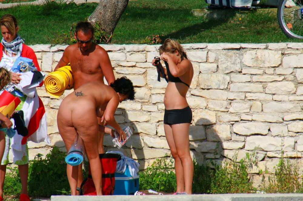 Ula FKK Sisters Day photo gallery - Freedom is an integral part of naturism