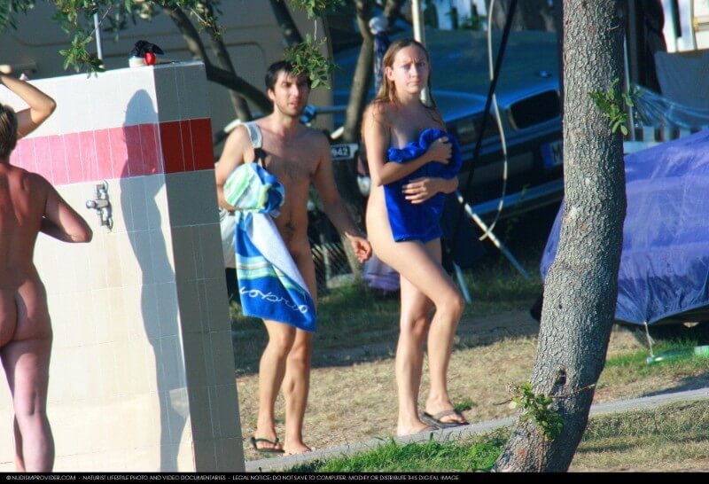 Naturism big photo gallery - Nudity fosters the development of trust and sincere relationships