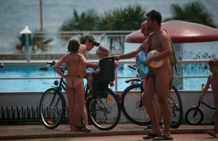 Freedom on two wheels: how cycling and hiking enrich the lives of nudists - A naturist strives for inner harmony and emotional balance