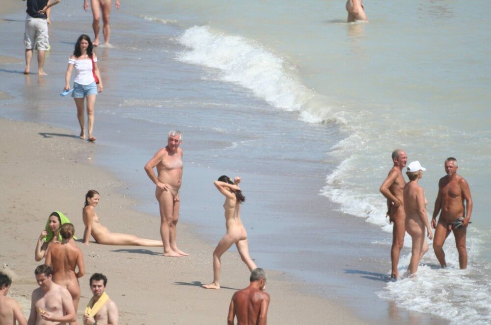 Costinesti Beach Groups pics - Naturism teaches us to accept ourselves and others without embarrassment