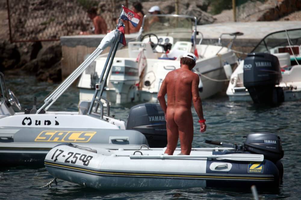 Boating and Floater Waters pics - Living in harmony and tranquility is the goal of naturists