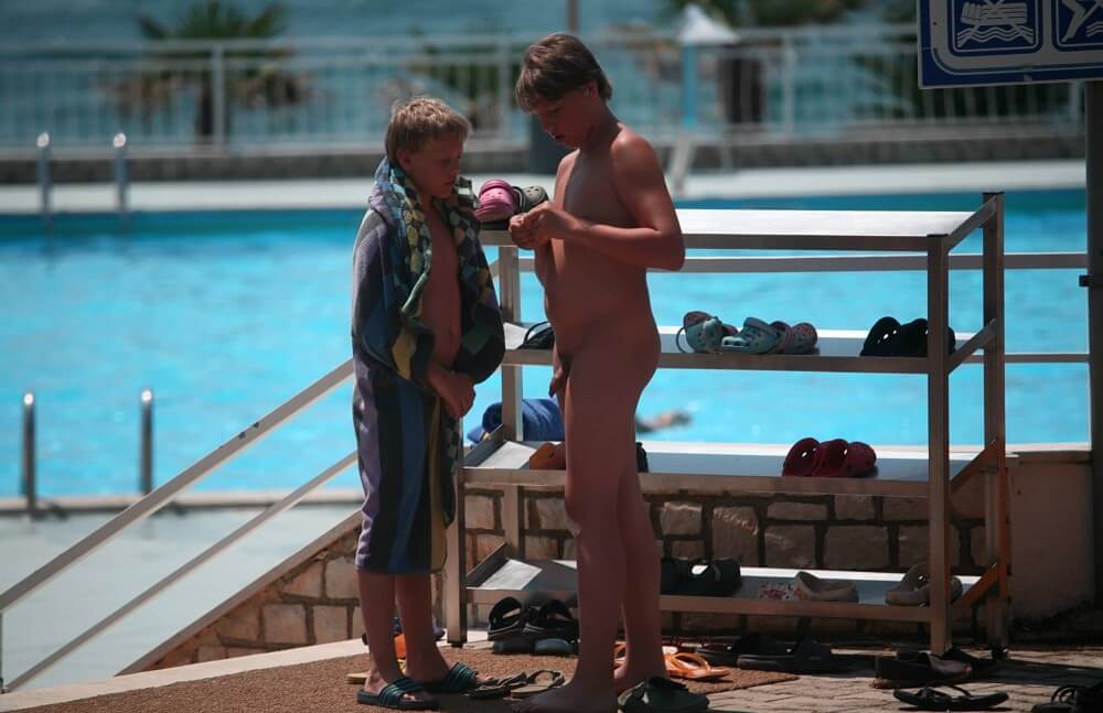 Scooter Travel Mid Day pics - Social Nudism Around the World