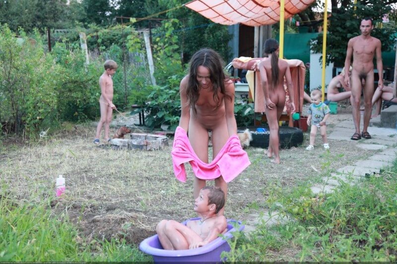Green barrel of fun-grassy fields of gold photos - Social Nudism Around the World