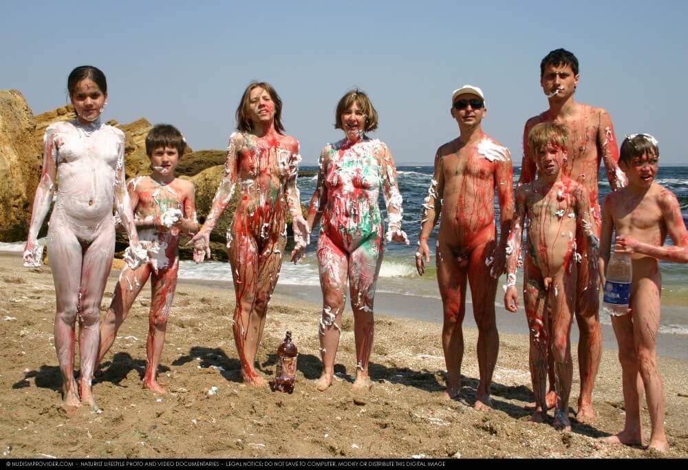 Naturism photo gallery # 58 - Peoples perceptions of nudists