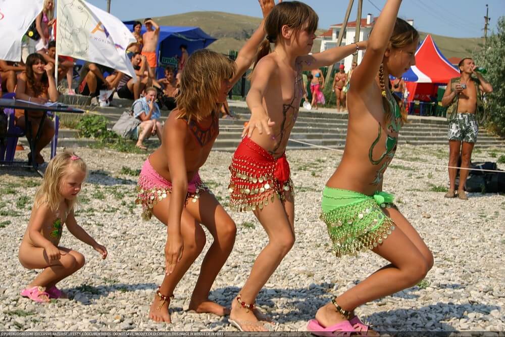 Festival and dancing photos - Nudism helps strengthen friendships