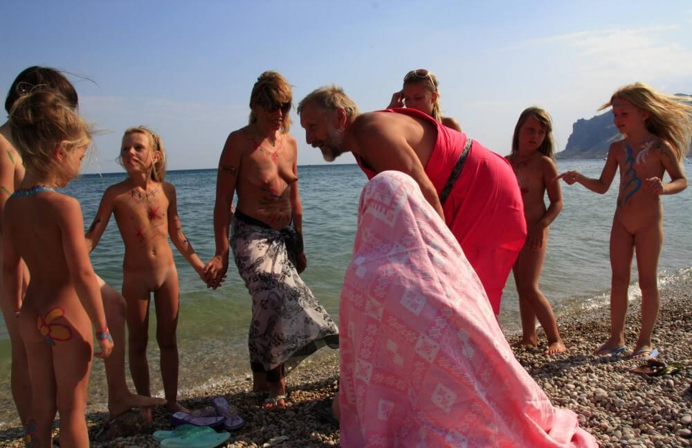 Water Drying Off pics - World Naturist Federation