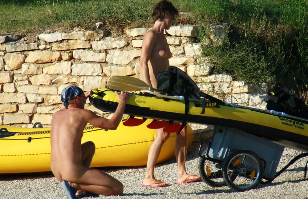 Rafting Team Excursions pics - The desire to appreciate the beauty of the human body