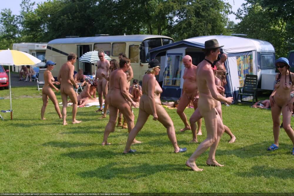 Naturism photo gallery # 53 - Ordinary Citizens Consciously Practicing Nudism