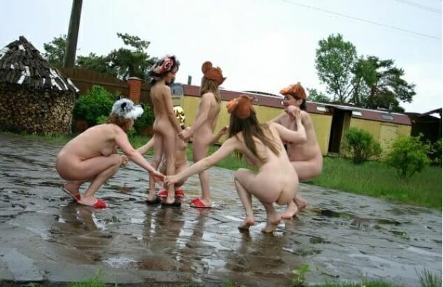 Naturism photo gallery # 23 - Nature is the best home for those who practice naturism and nudism