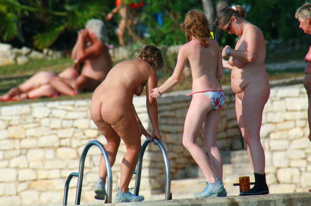 Ula FKK Exploration Family pics - People find in this a way to understand that the naked body is part of nature and its beauty