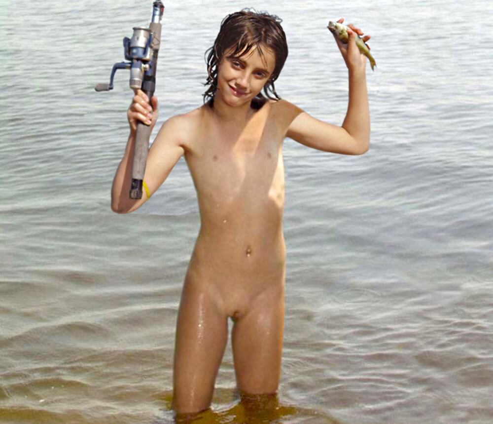 Naturism photo gallery # 42 - Naturism is based on love for oneself and nature