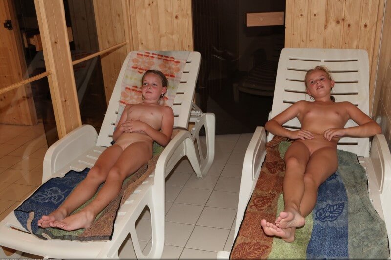 Record center relaxation photos - The practice of naturism helps build trust and honesty among people