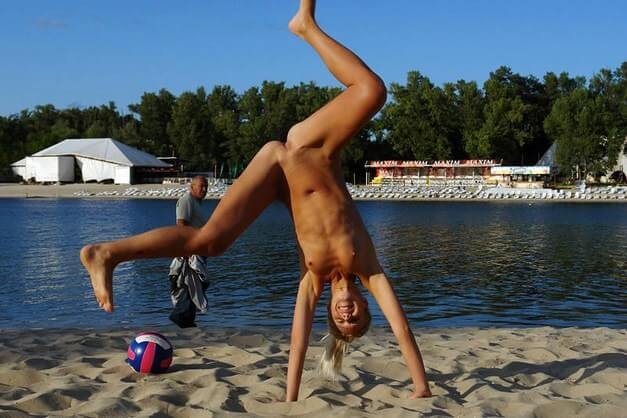 Enature presents - Visit a nudist beach