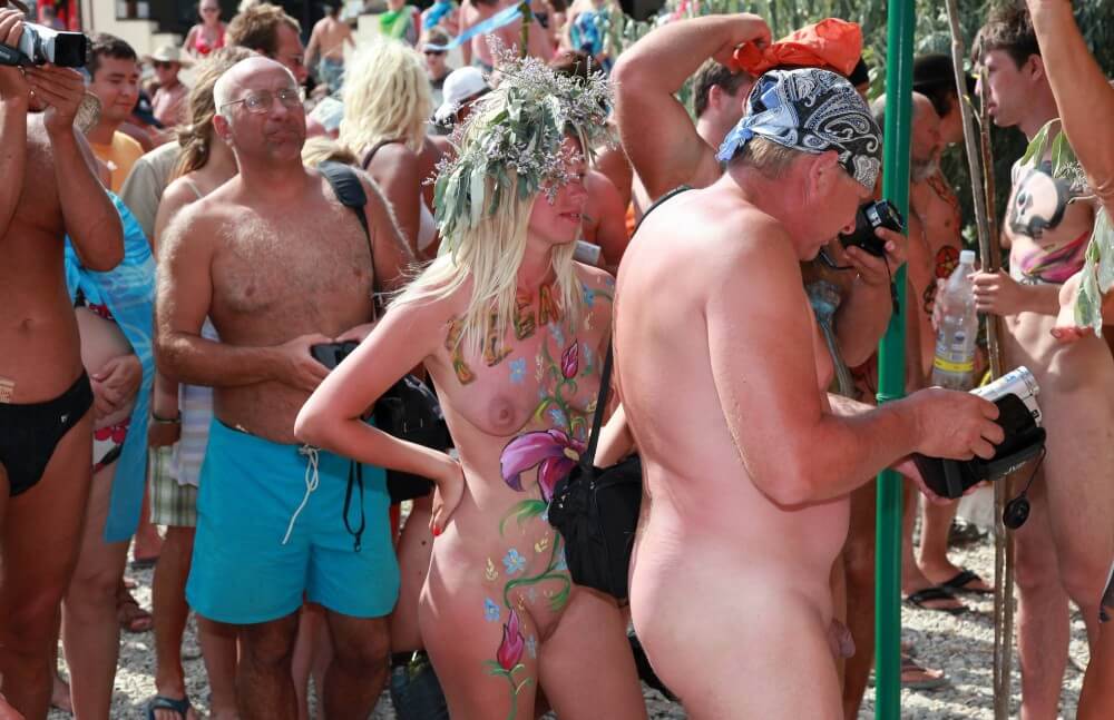 Neptune Painting Couple pics - The idea of personal freedom and self-acceptance is important in our nudist community