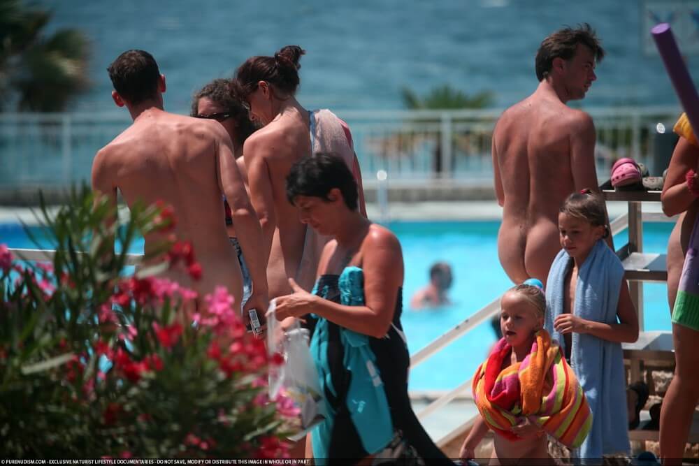 Naturism photo gallery # 66 - Happiness is achieved through embracing naturism