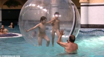 Aquatic Park Zone 1 - Nudism helps overcome insecurities